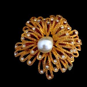Vintage Capri gold tone twisted faux pearl and rhinestone brooch